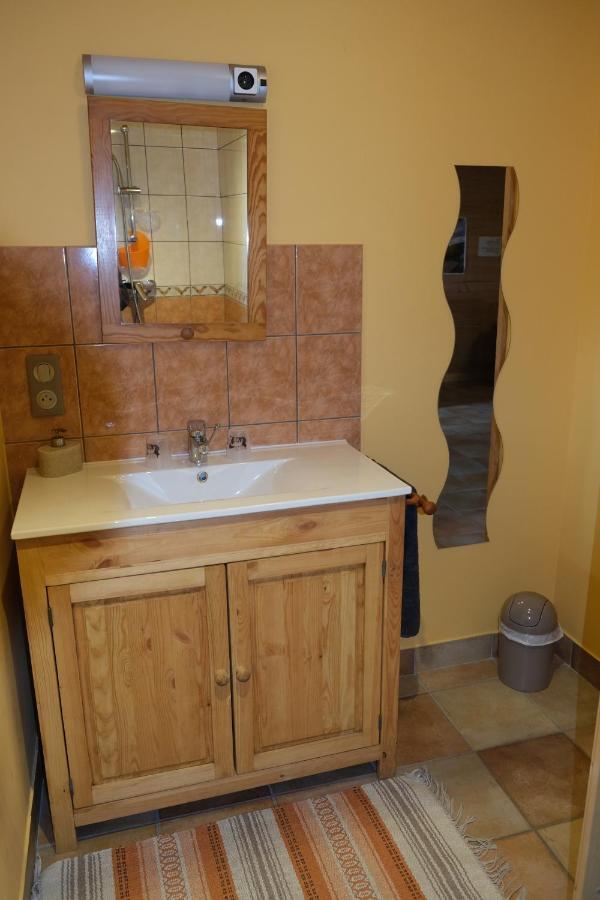 Gite Le Corral Cheminas Экстерьер фото